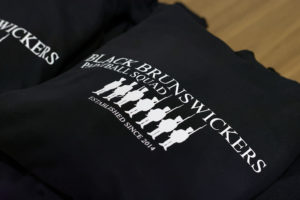 "Black Brunswickers"-Teambekleidung